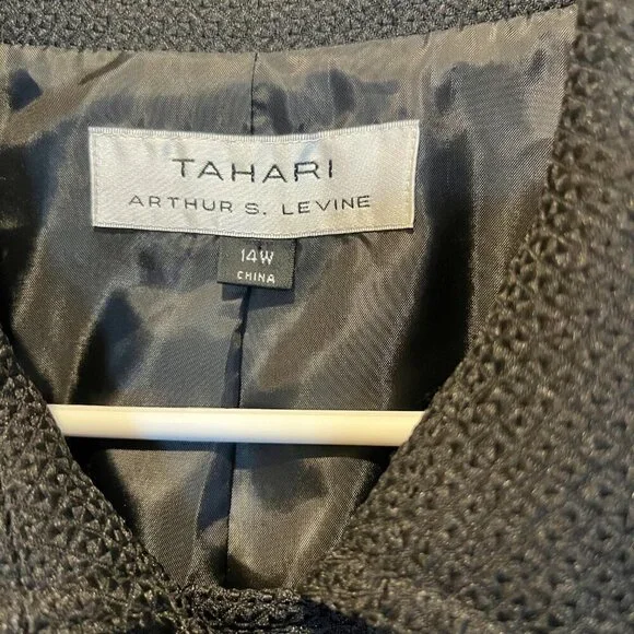 Tahari Black Boucle Jacket Gold-Tone Button, 14W - Picture 10 of 14
